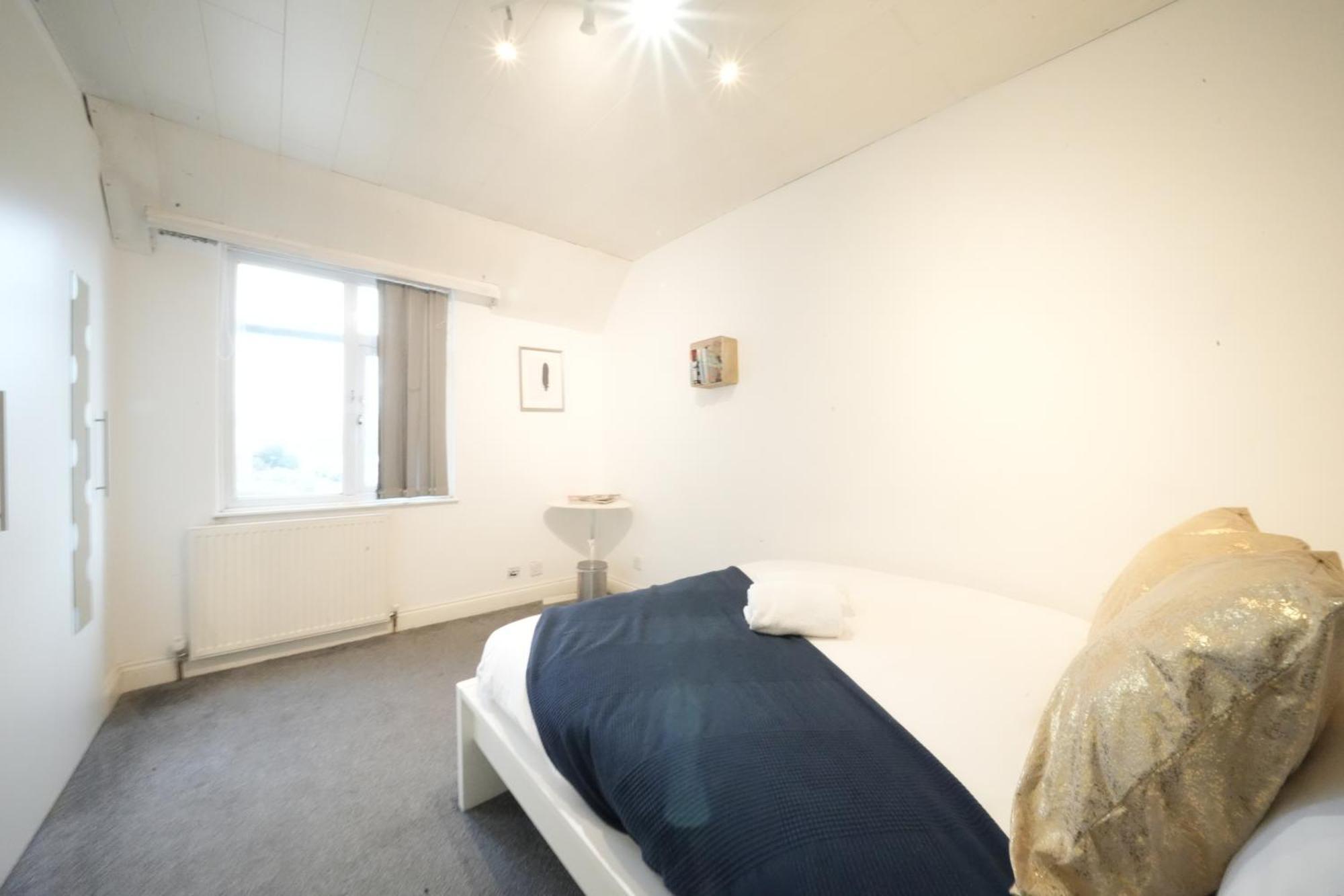 Airport Comfy Stay Harmondsworth Exterior foto