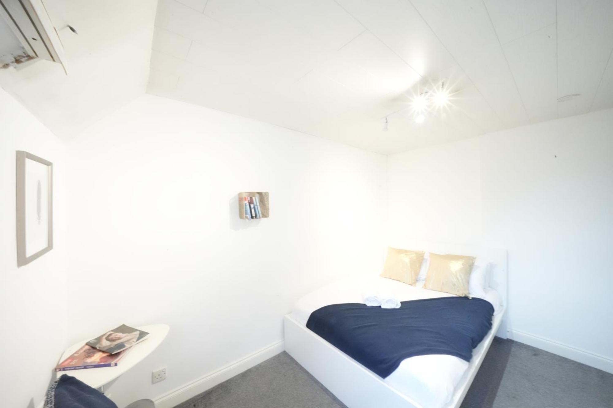 Airport Comfy Stay Harmondsworth Exterior foto