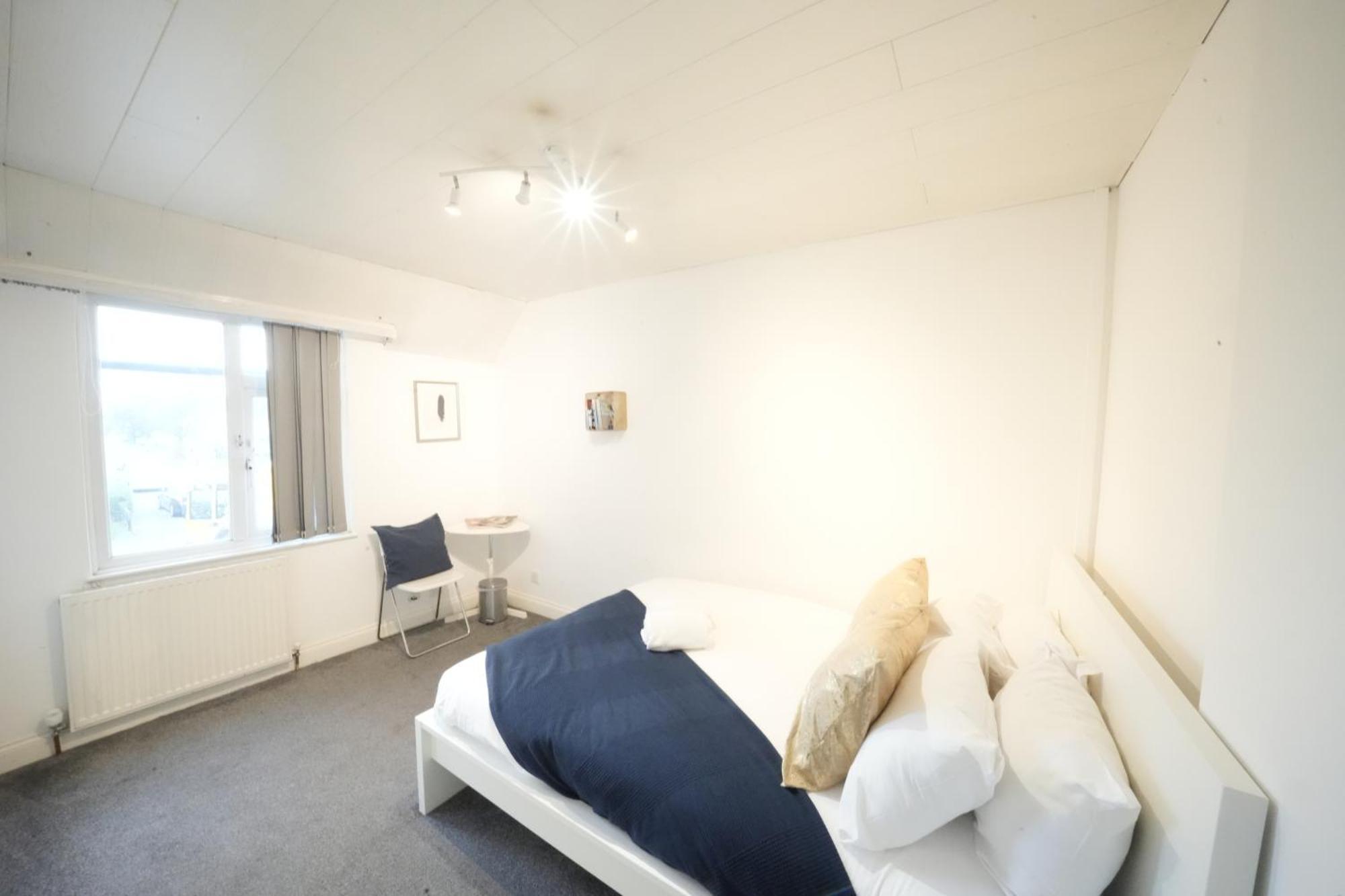 Airport Comfy Stay Harmondsworth Exterior foto